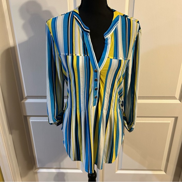 Tops - Beautiful Tunic Style Blouse